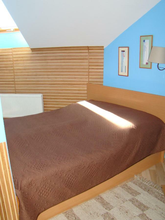 Guest House Uzhgorod Exterior foto